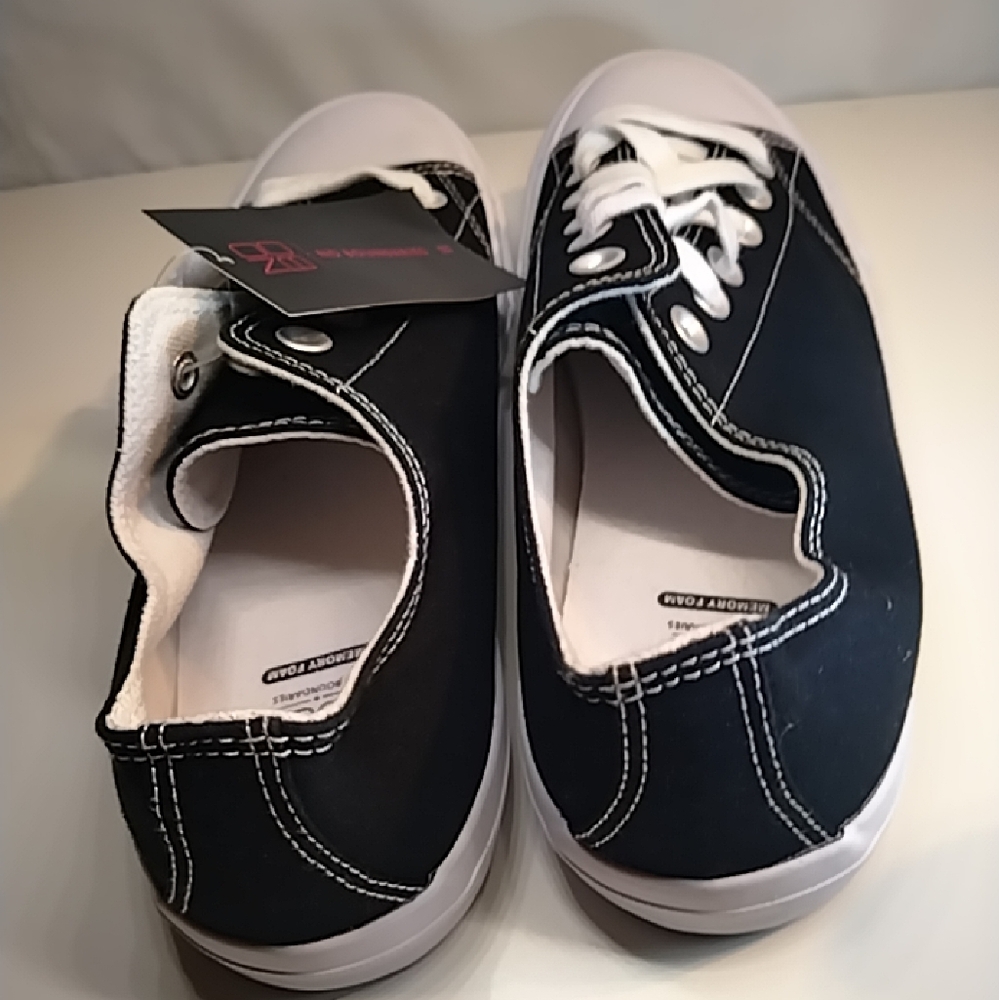 Shoes - Picture 7 of 7